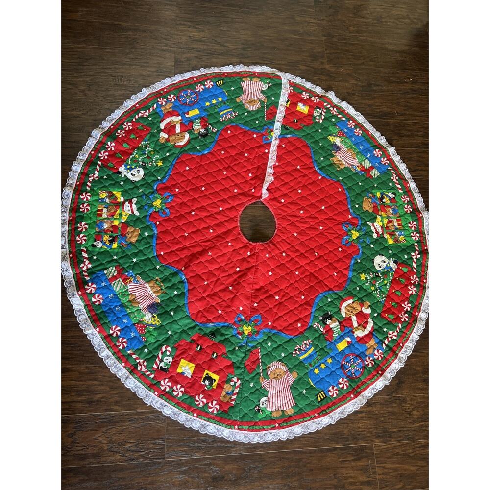Vintage 90s Christmas Tree Skirt 55” Teddy Bears Cats Dolls Mistletoe Lace Bells